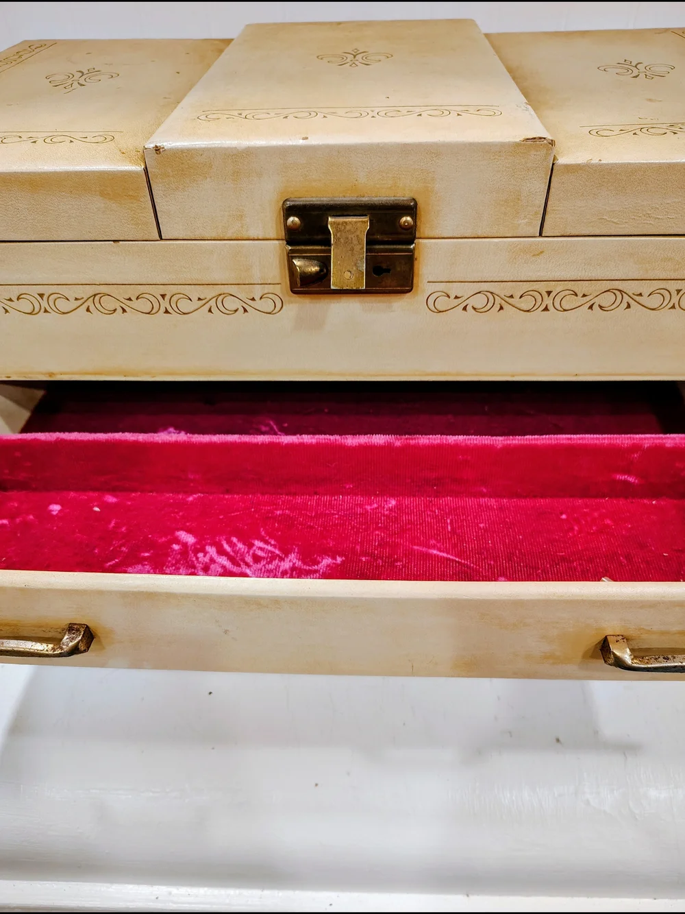 Unbranded Red Velvet Ring Display Tray for Women’s Jewelry